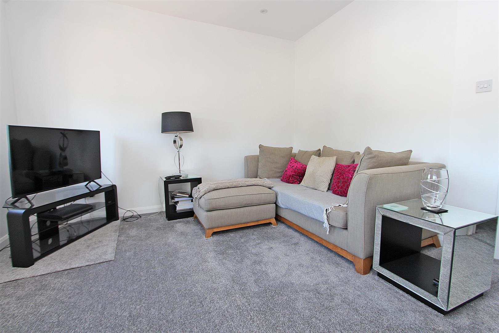 Property Image e2c544d3-312f-4c48-8dd8-723484ae552d