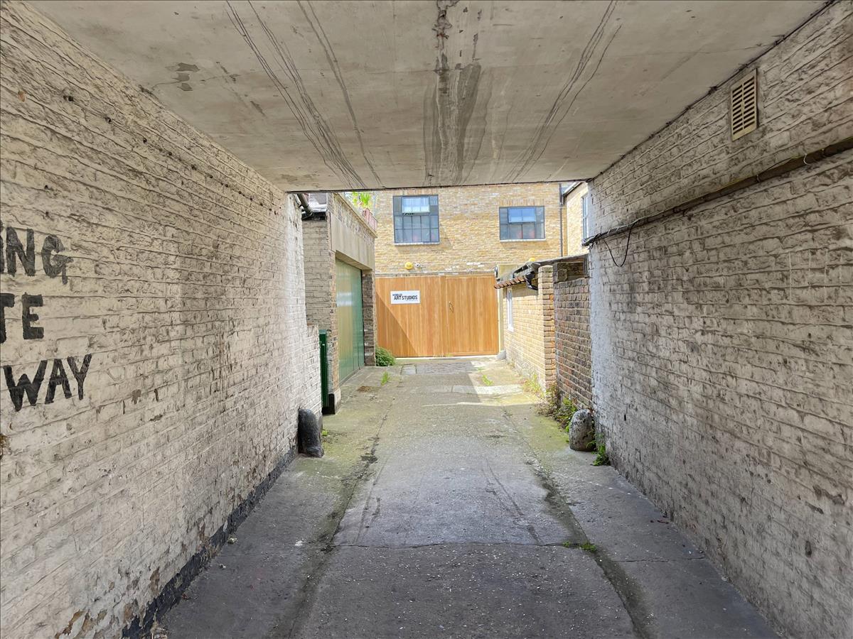 Property Image e2f8b850-58d4-4014-8aaf-e22bb9730ef5