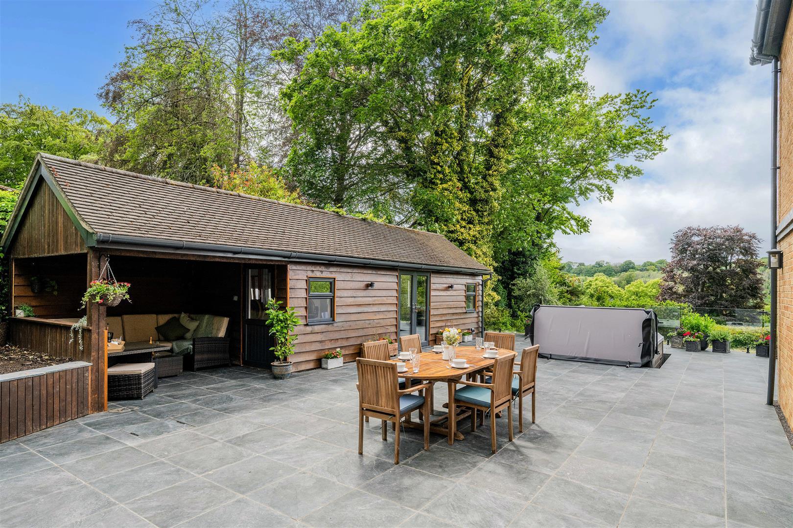 Property Image e2fe0e50-25b9-4452-a2ee-82ace7f3e8cf