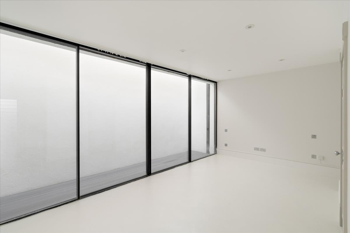 Property Image e31b3aee-1d3e-472c-9eef-ead6175497b0