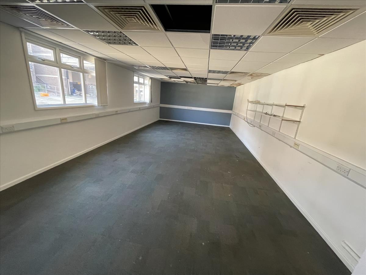 Property Image e32b026b-a06b-4a2b-9a12-f3d196ea5111