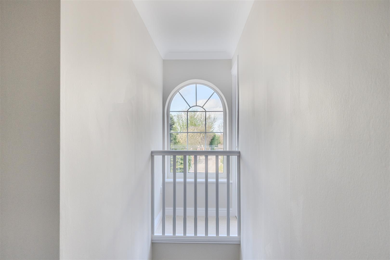 Property Image e337af16-c5c6-45aa-b088-4f5e9d322d59