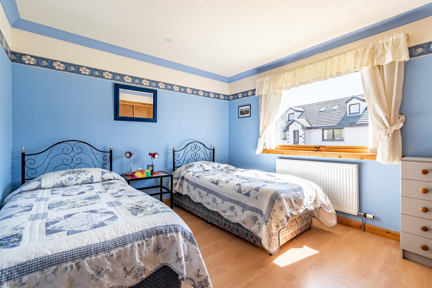 Property Image e34b6b34-a0ec-484e-86bf-0499f1935d43