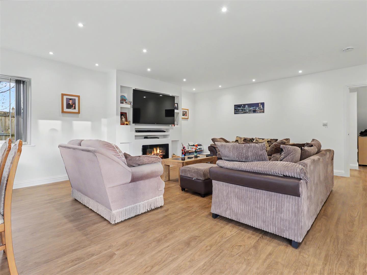 Property Image e35129ba-cec1-4d98-ae1d-03414480e2ee