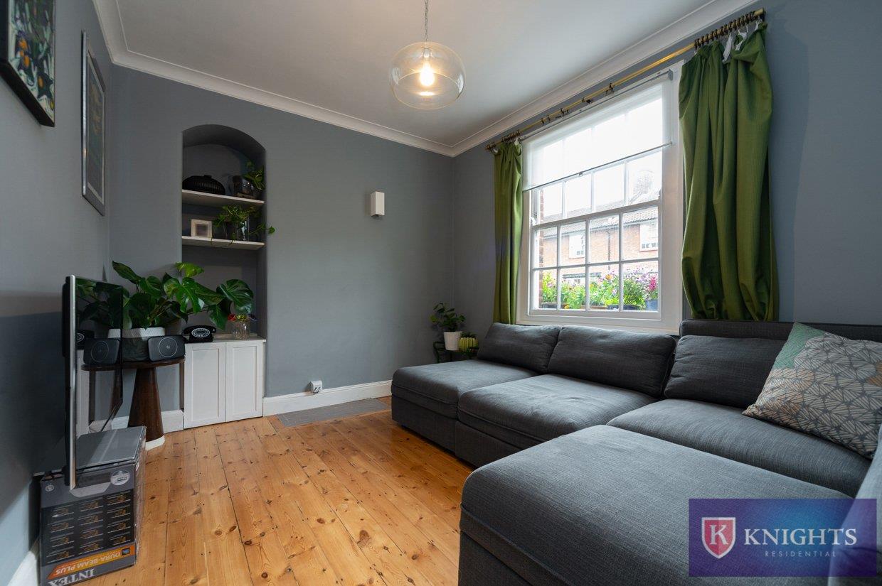Property Image e36d53f2-e05a-42b6-962d-e9a6c362174e