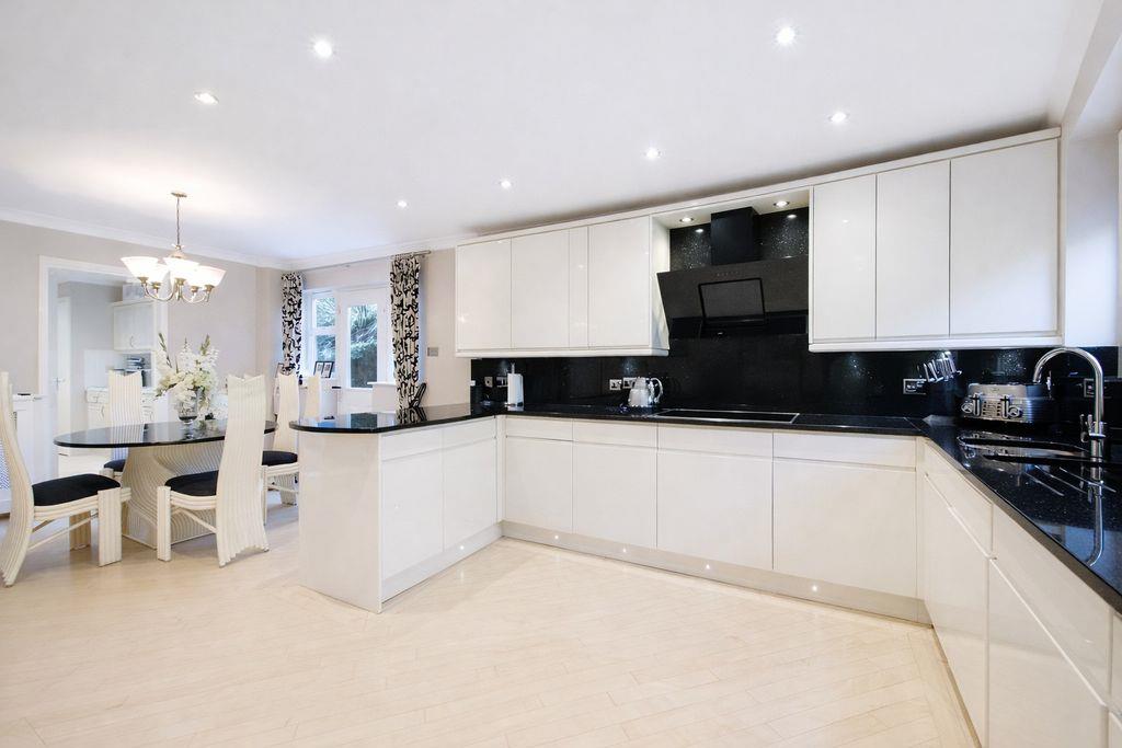 Property Image e3865f5f-233a-424e-9eab-91963937f64d