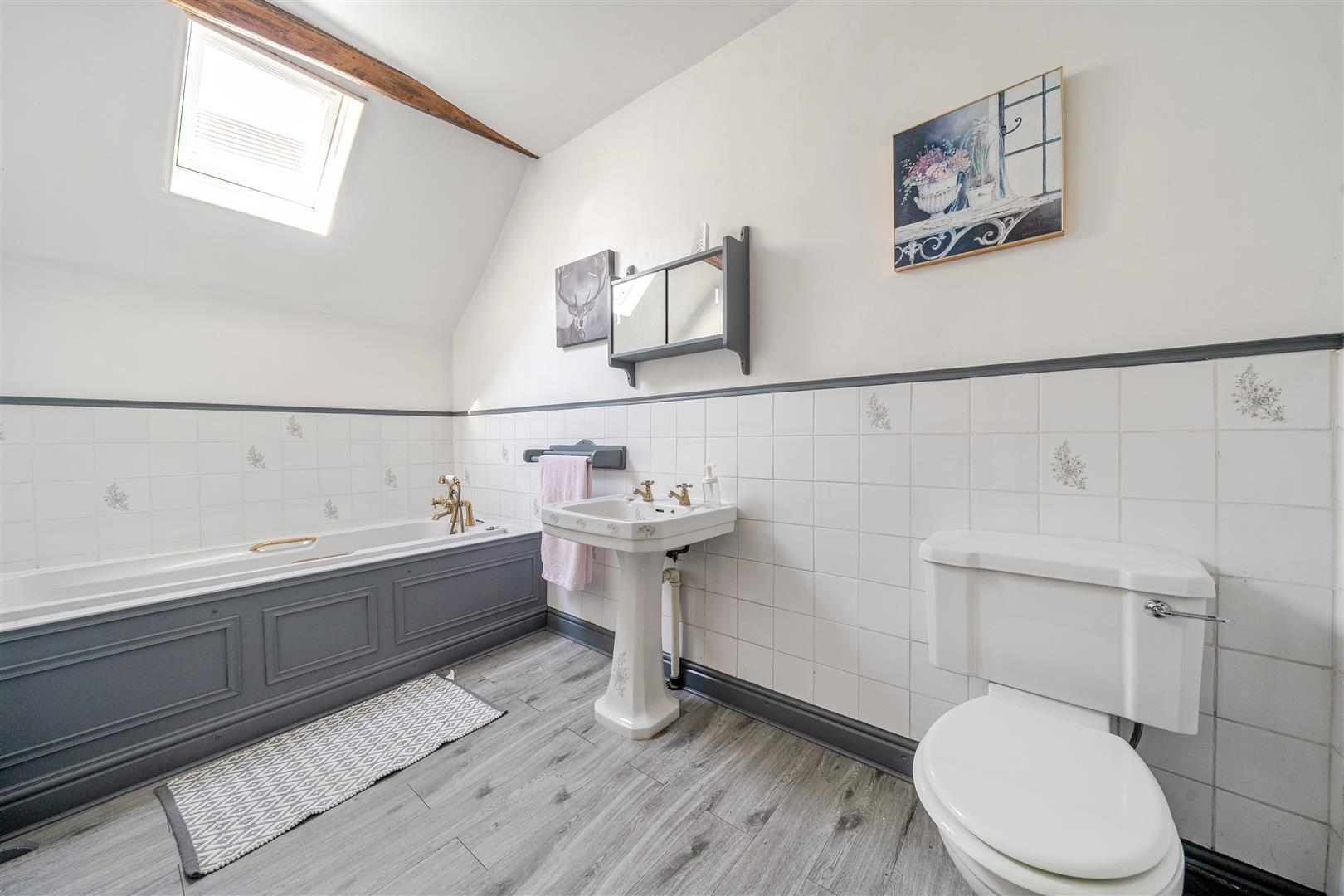 Property Image e39639c6-866d-4ff0-b615-169212023f2d