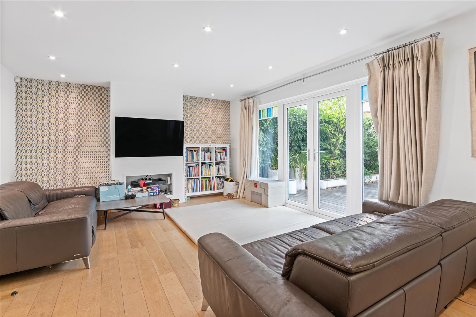 Property Image e3a7a37b-fe2f-4174-b395-f1225760efe3