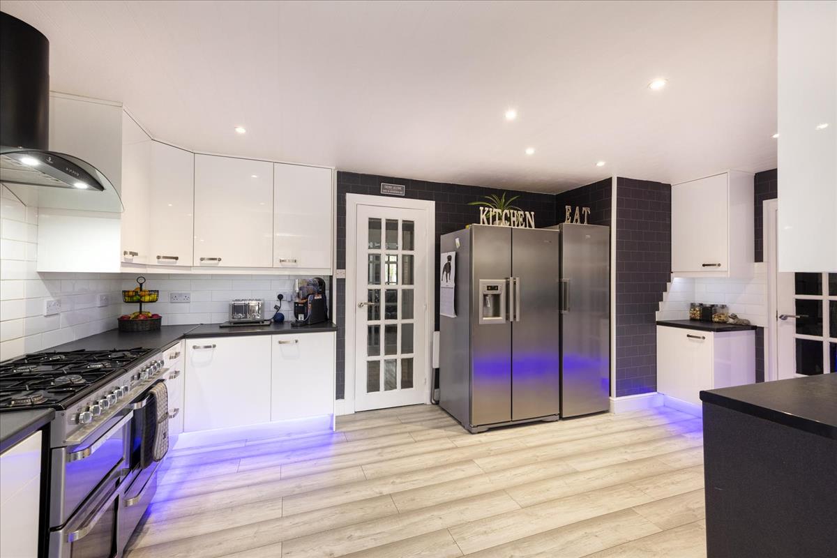 Property Image e3ae8623-ef6f-41b8-bdba-27b3d110cd4d