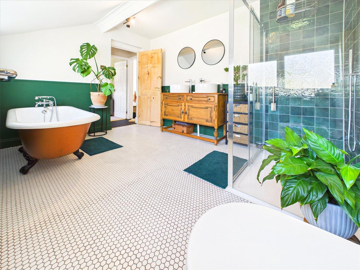 Property Image e3bb8de6-3079-4cef-b946-28ebec24a0cd