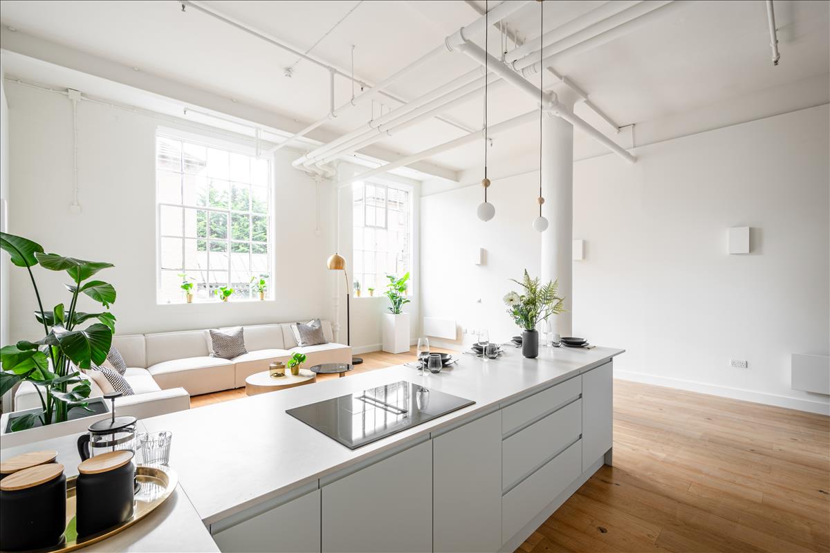 Studio with separate sleeping area, one bedroom, 1 bedroom, for sale in Hoxton, Angel, Hackney, N1