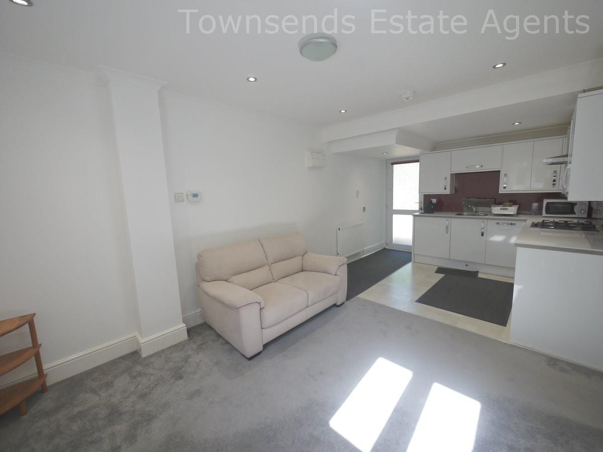 Property Image e3d55a0c-abe5-48da-a650-c7cca003bfb6