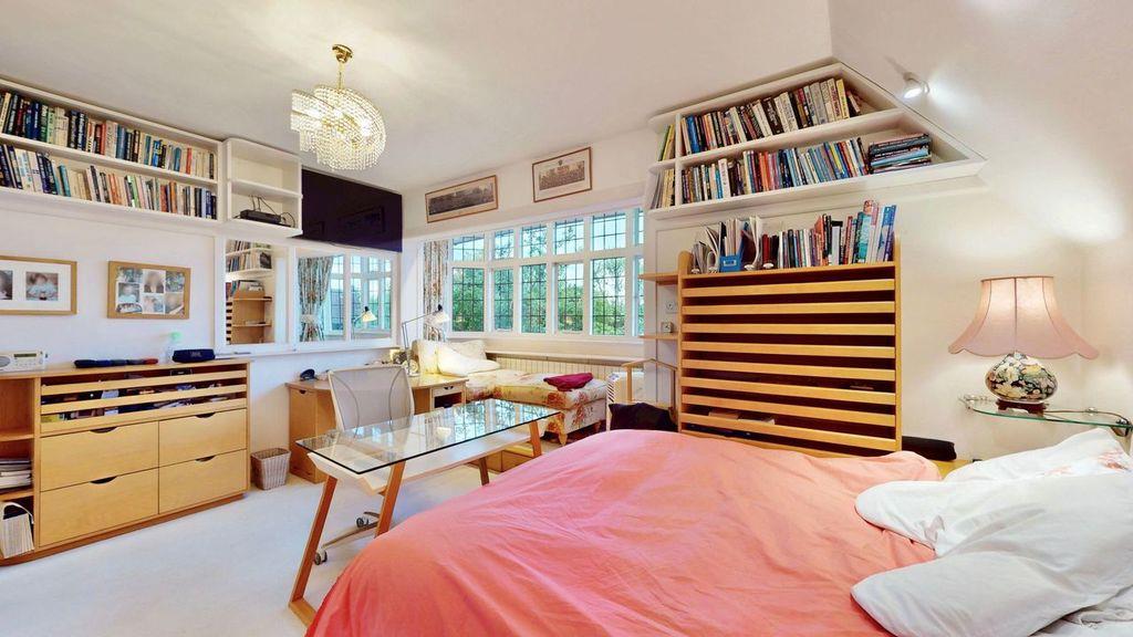 Property Image e40e441a-5d89-482e-883b-2960d5a5411c