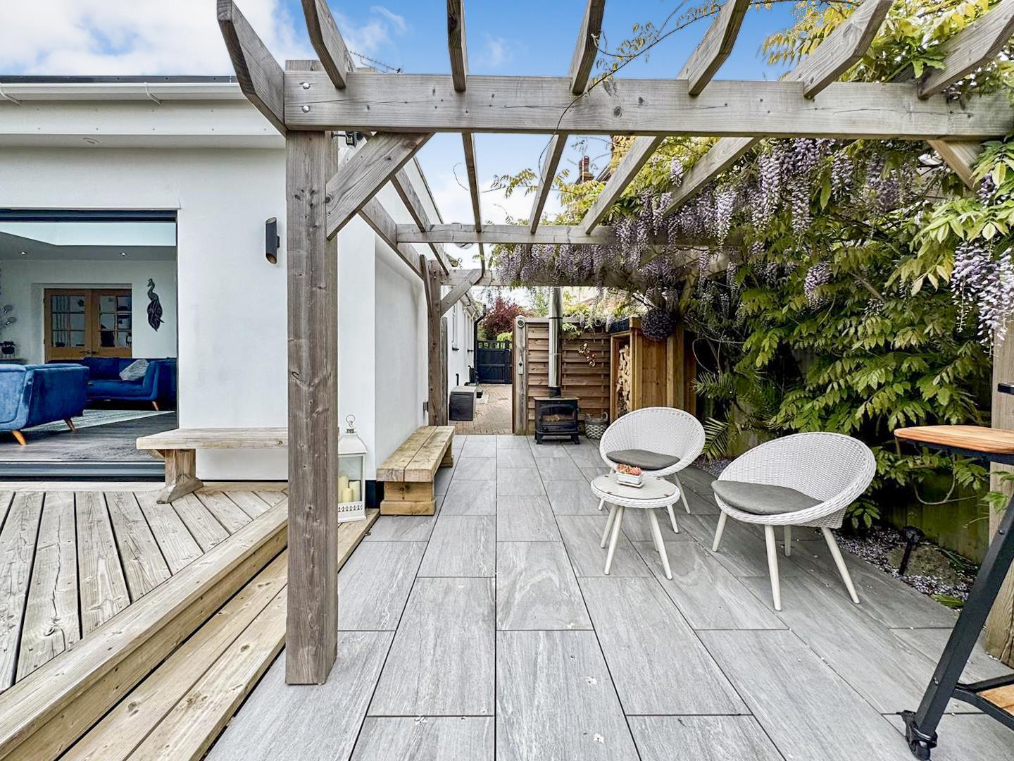 Property Image e410170f-e958-489e-afca-23123cf06b30