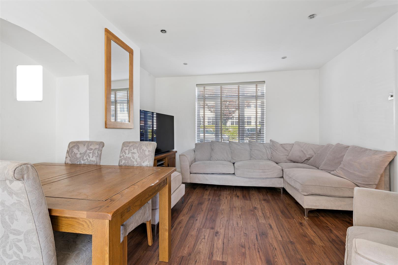 Property Image e42c5167-2448-46ba-ab1d-f4fdb235aebb