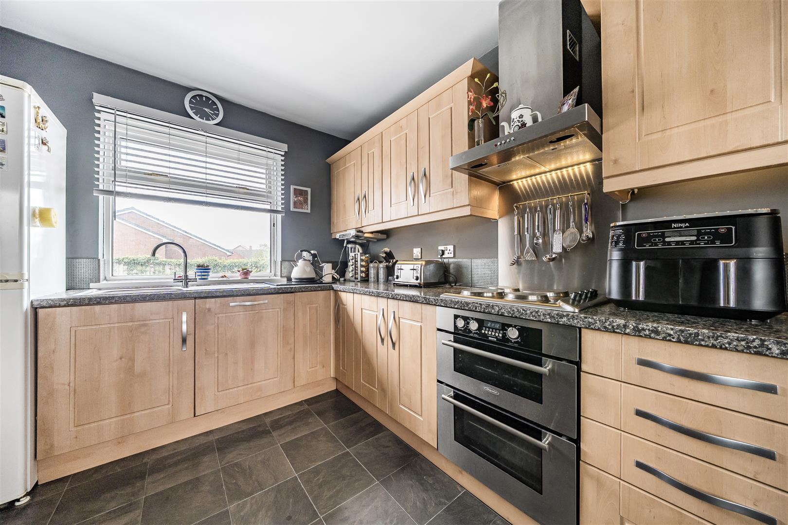 Property Image e431f87a-7495-4869-8f79-36378980cf0f