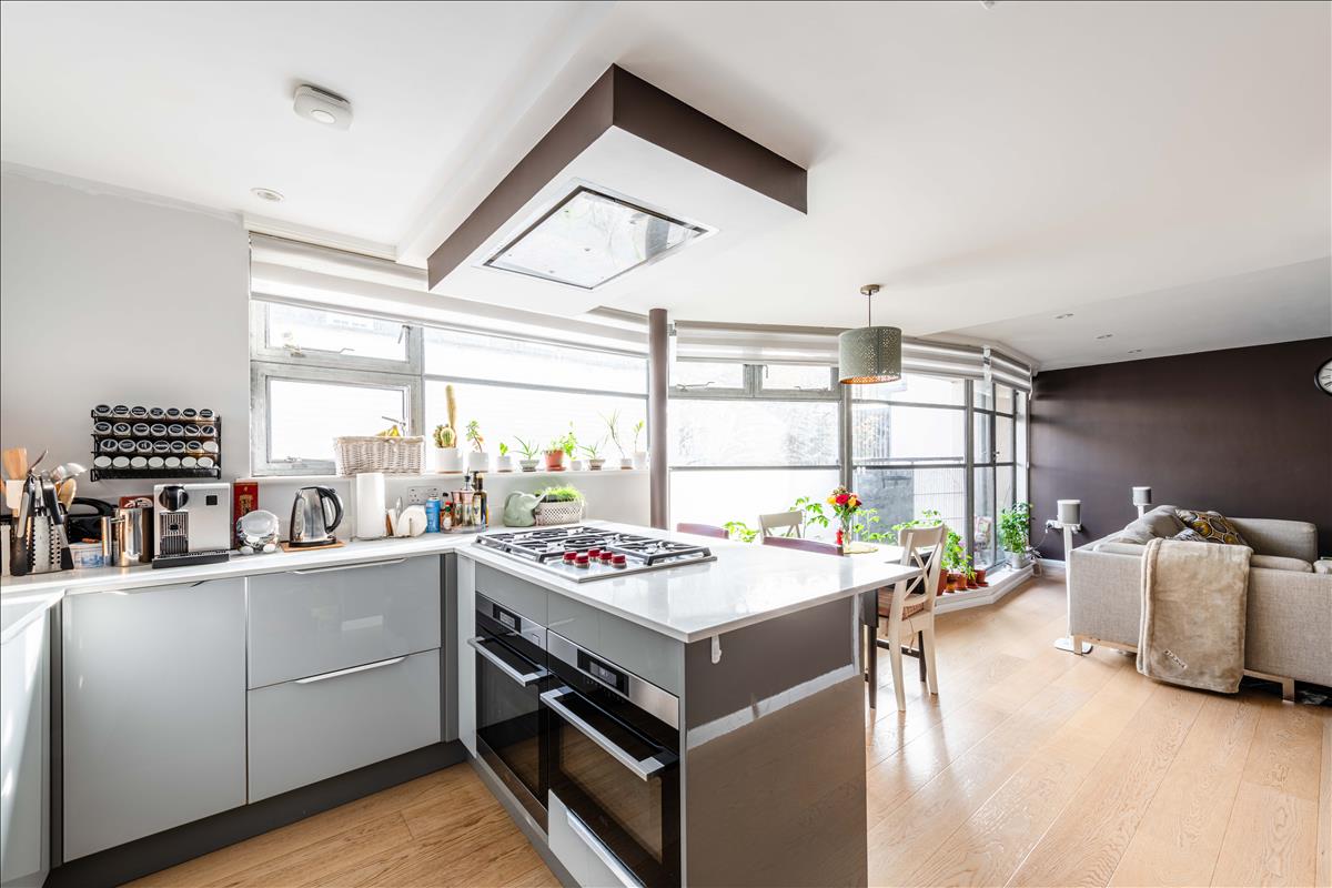 Mews house, triplex apartment for sale, Angel, N1