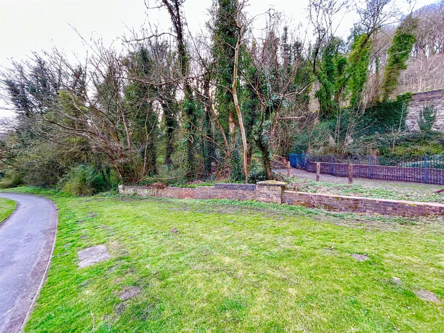 Property Image e44a96ae-3a84-4d96-ae5a-65171c80b9b3