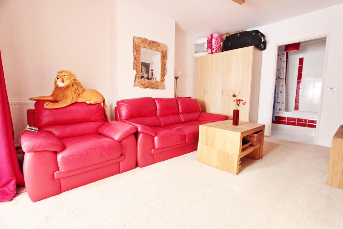 Property Image e454050a-7a04-477b-9bc7-473847bb145d
