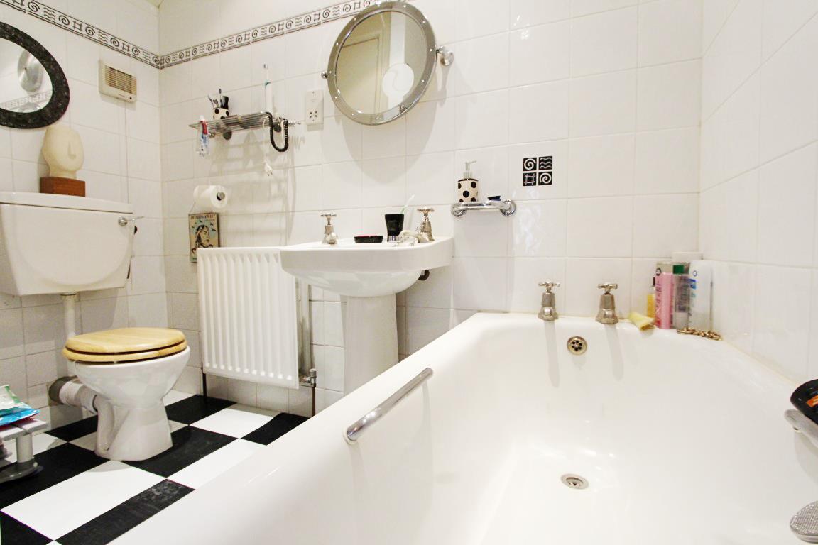 Property Image e4678ab3-ca5a-494c-8dd1-6a8a3a22f1b8