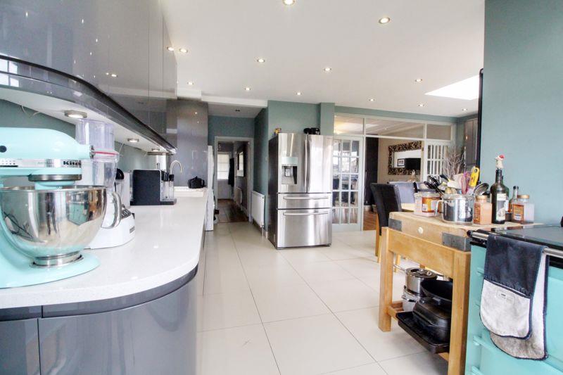 Property Image e49fc1c8-6f92-4bf4-8cb9-507be326aa9f