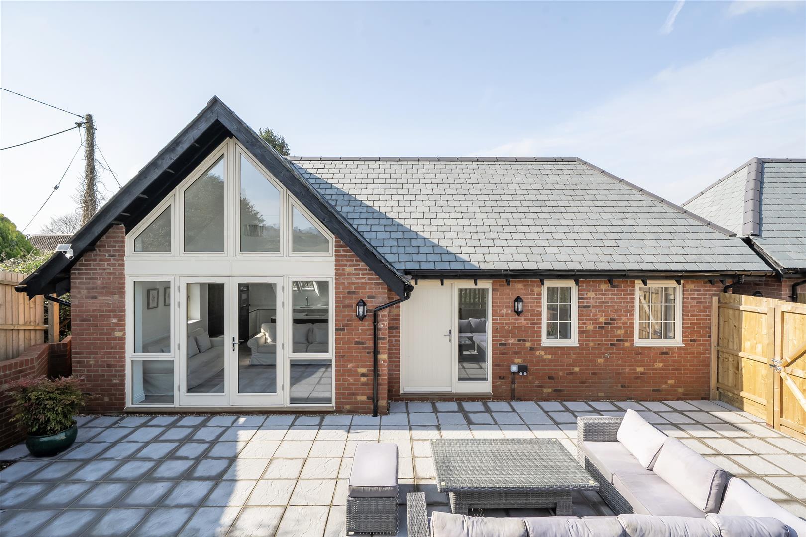 Property Image e4a5900a-e561-4af9-b136-2591328a4ded