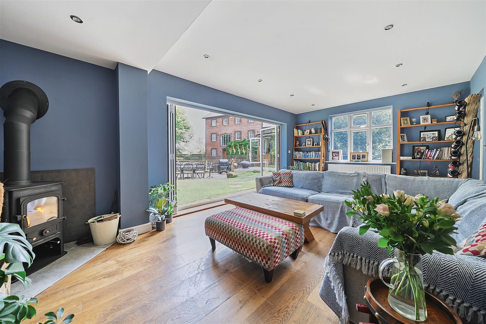Property Image e4b789d2-225b-435c-8926-8001967a5ca9