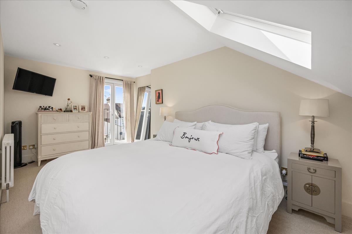 Property Image e4cd94e8-5e79-4f1d-ba01-21f3f815ce73