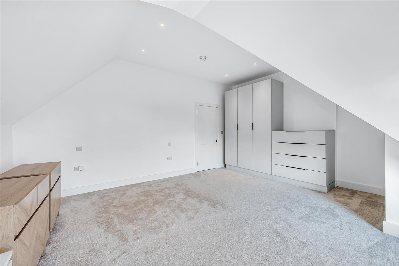 Property Image e5047596-3475-4cf9-bb5f-8ac08093a6c8