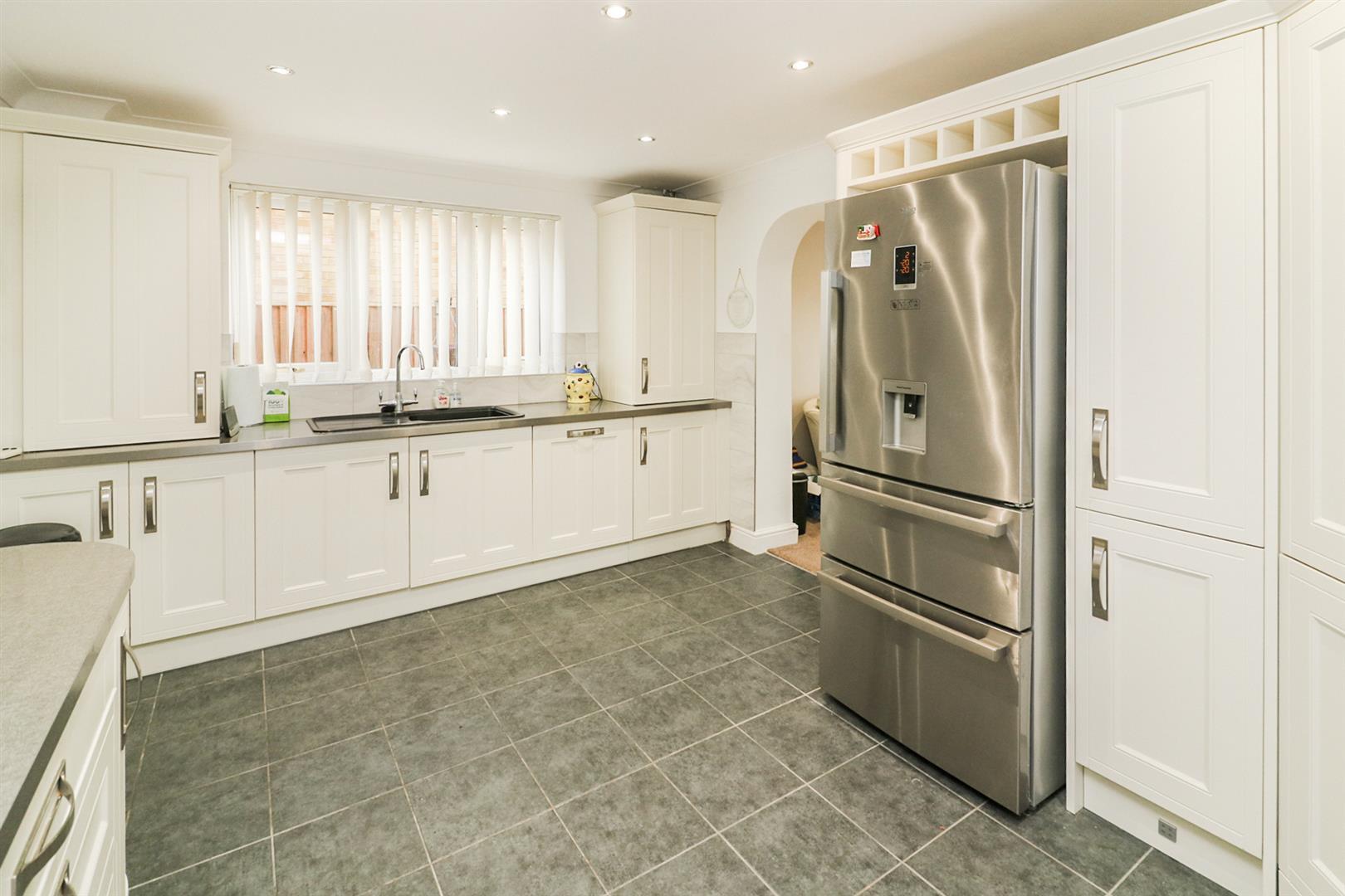 Property Image e50af479-1c92-49fc-9fb5-02d2f4c3ffe9