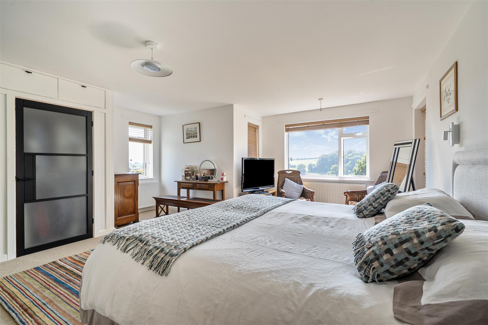 Property Image e5135bf9-a555-4ae9-bade-cf76b983a790