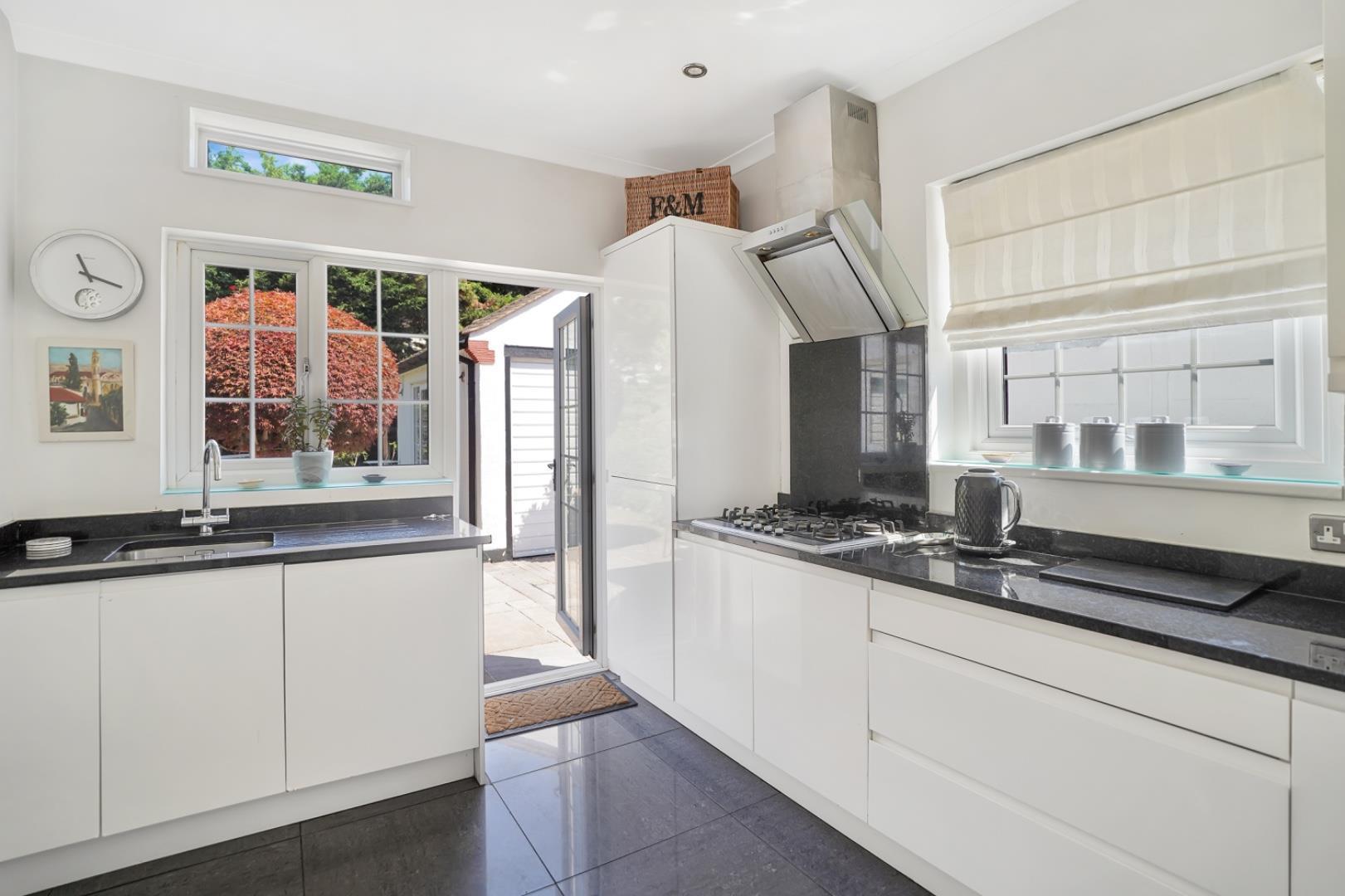 Property Image e53a3a22-421a-4908-9dbe-52afd3fc025f