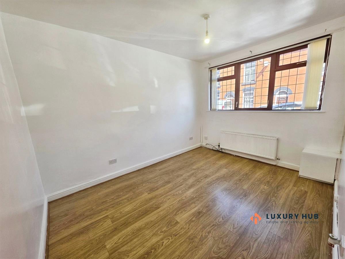 Property Image e540e93f-43e6-41a4-b00c-3230b3a3b032