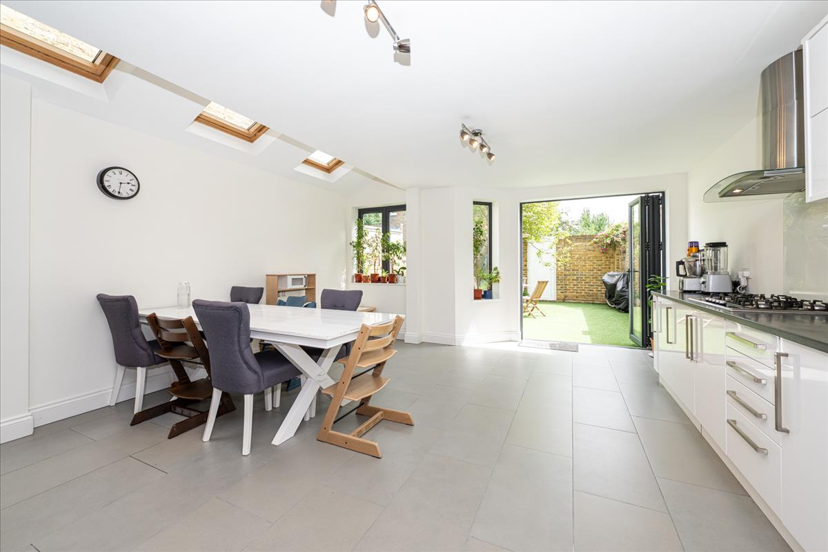 Property Image e54c31c2-9d7c-4367-93bc-e37c1194f363