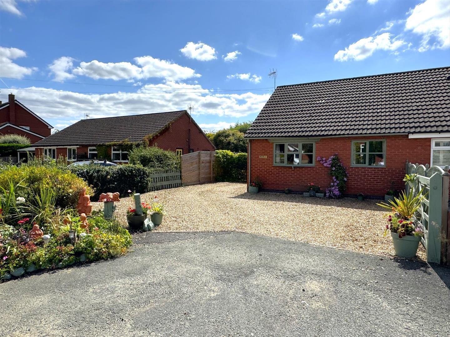 Property Image e5547404-078e-4000-8a68-9e2b9d888fc8