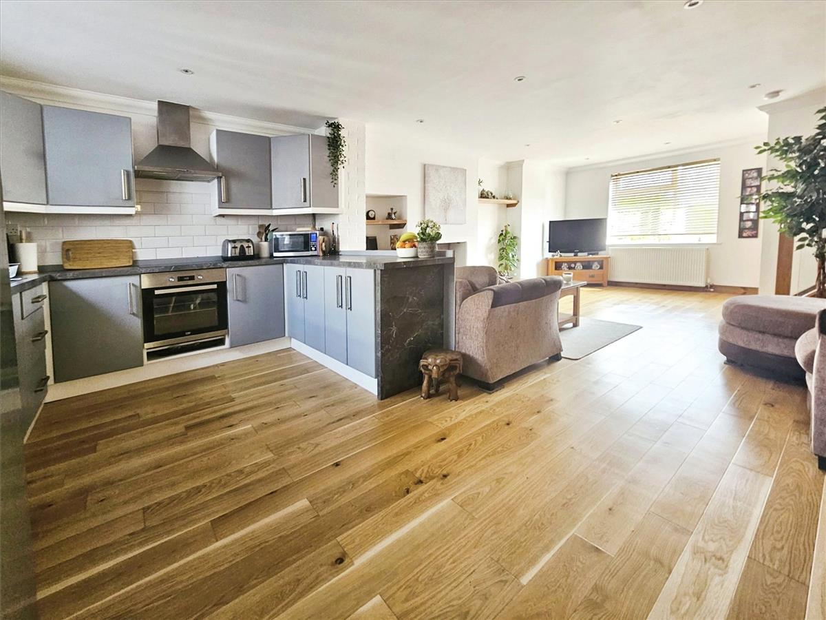 Property Image e58afa5b-c8b1-4002-a19e-7355197d5be5
