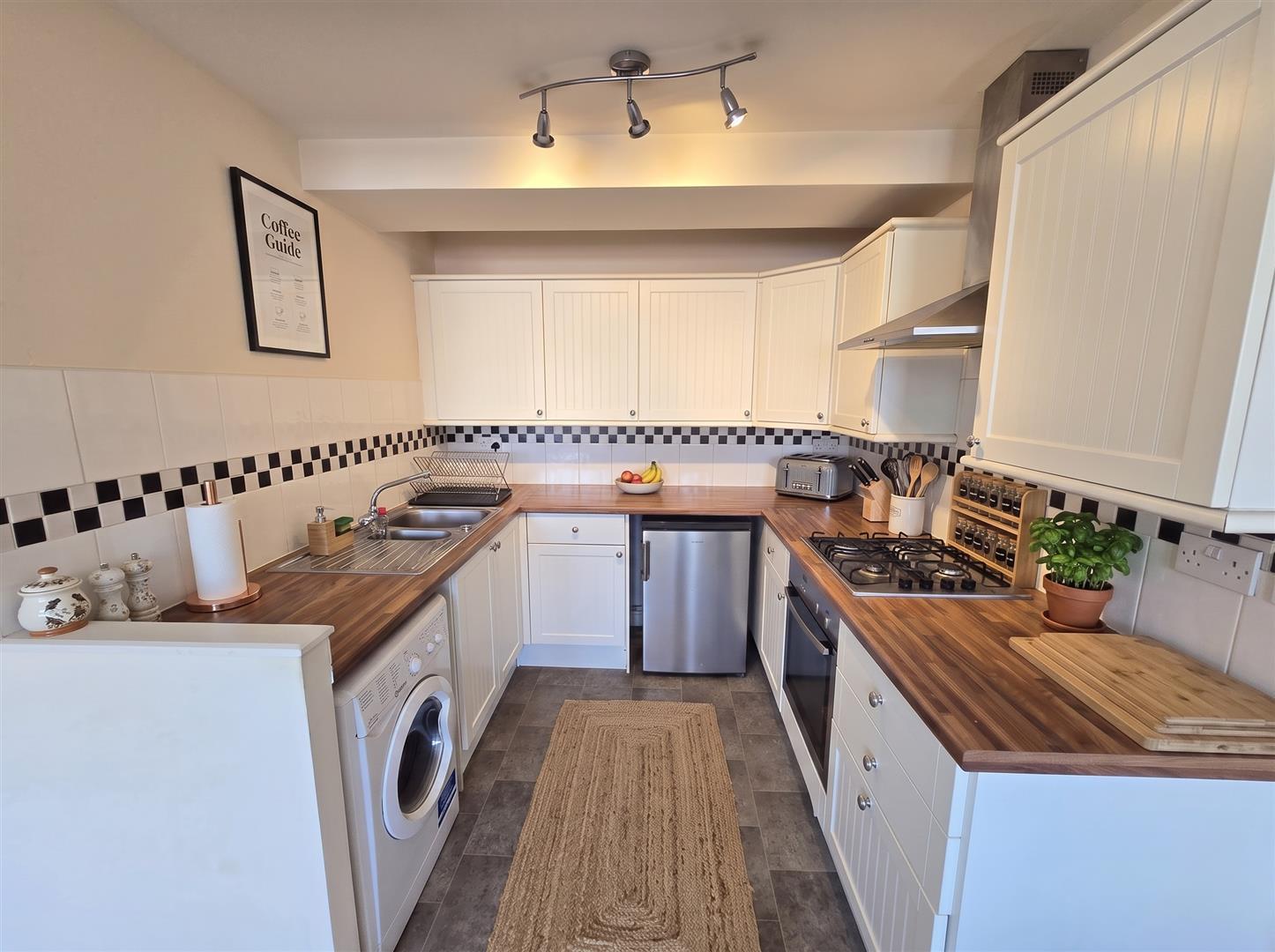 Property Image e5ac7e3b-ea78-48a8-85d5-1513afbf6a31