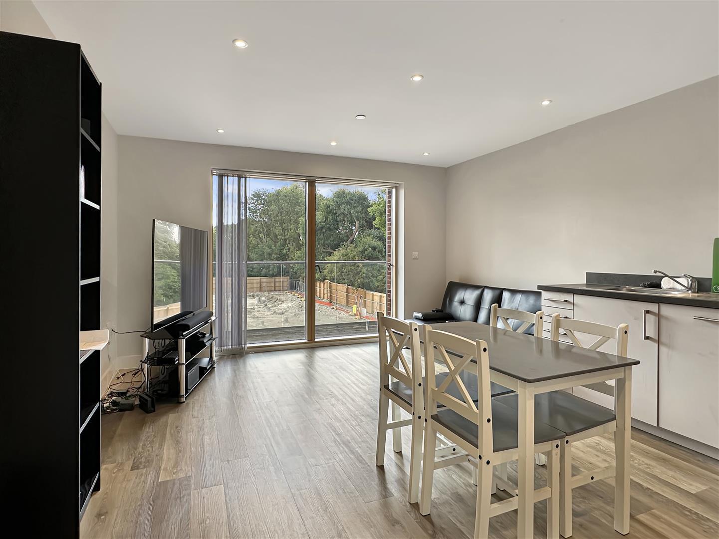 Property Image e5beb060-6cf3-4cdb-a592-efd9ec282491