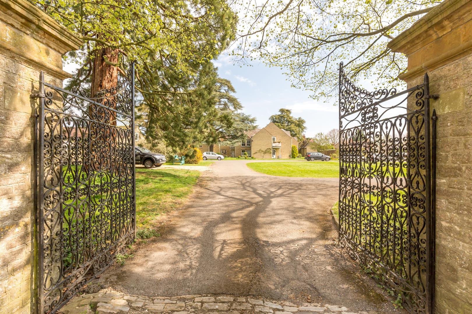Property Image e5d88423-8bbe-41f1-a560-8e9a6867d8b0