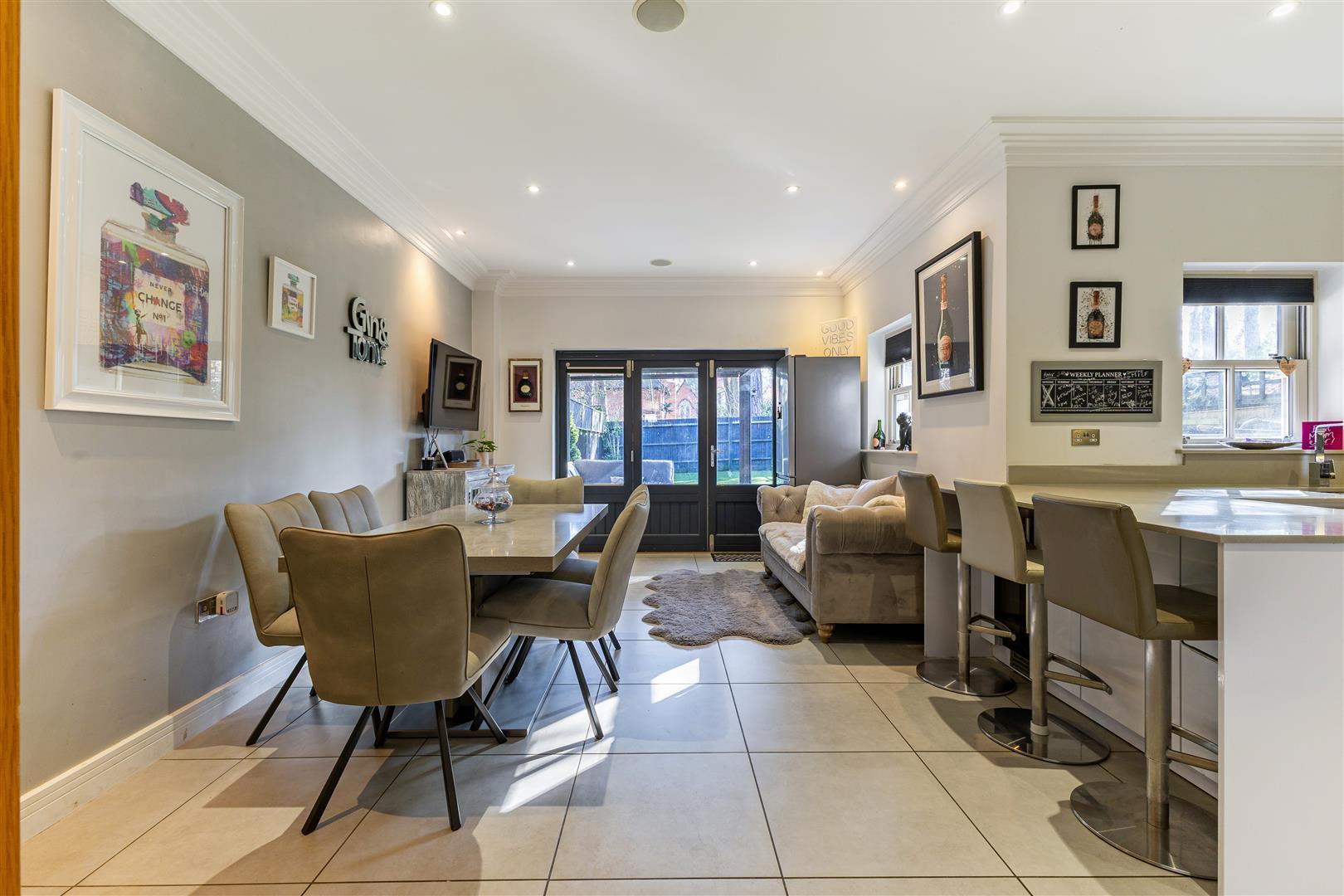 Property Image e5df3f72-8456-4da8-892b-0e958b1f765f