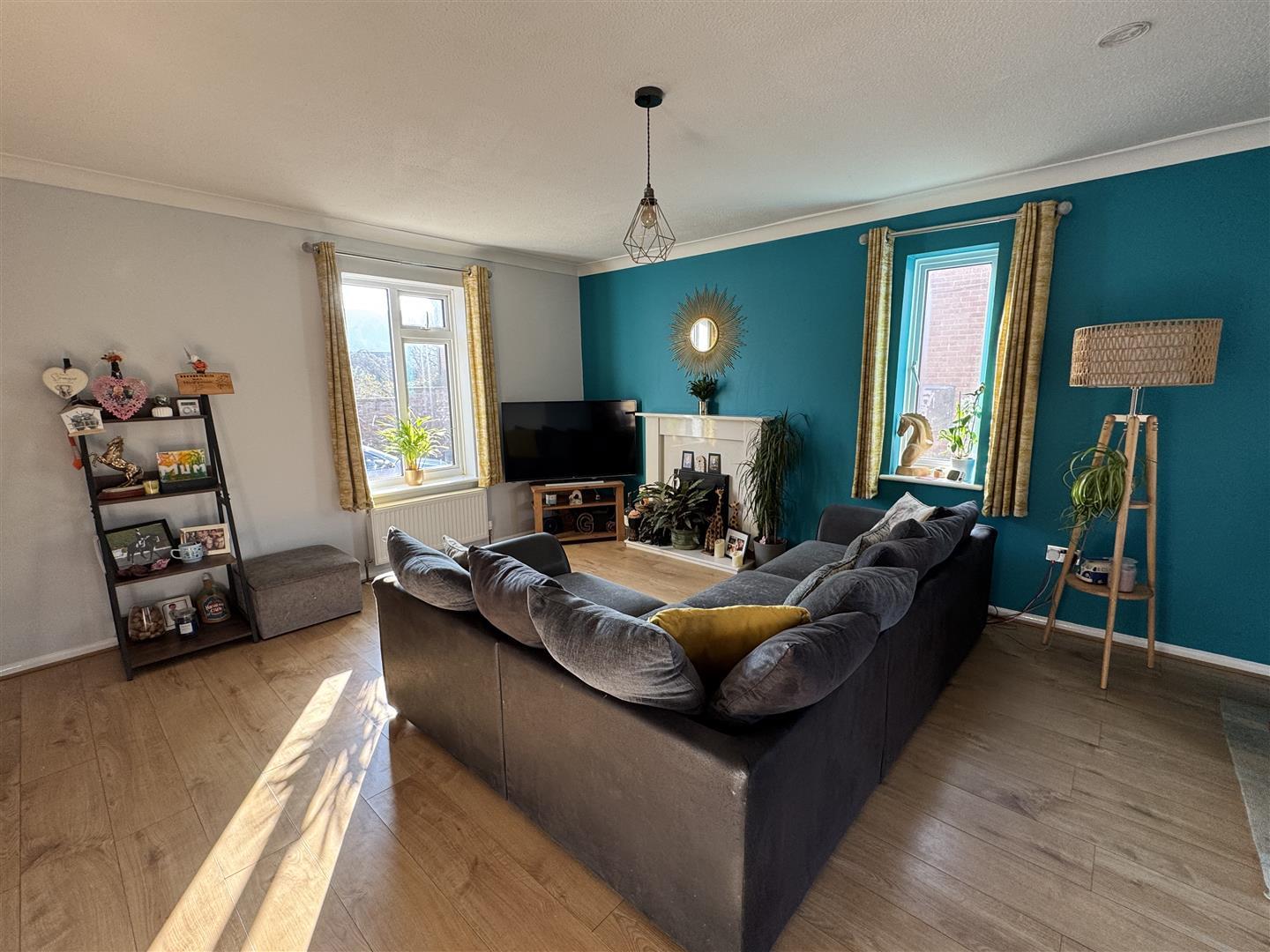 Property Image e5e1ec28-693d-49af-839b-8f990f288537