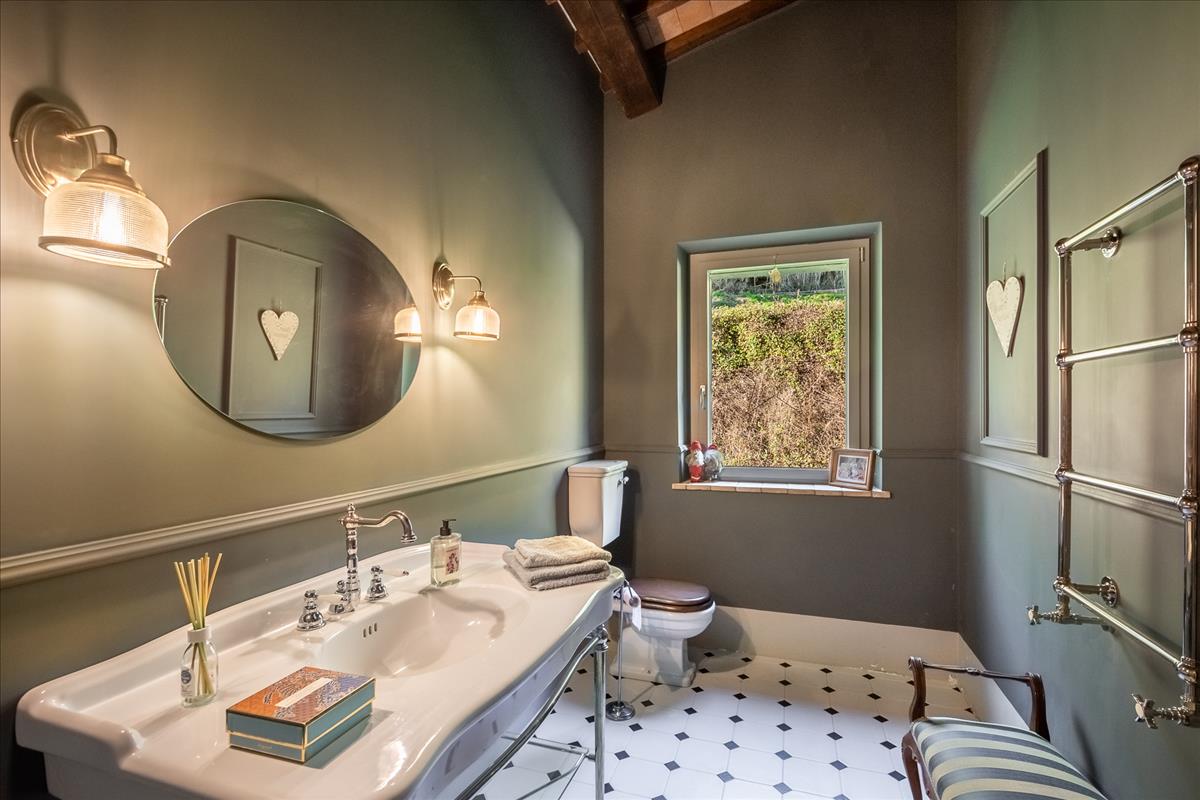 Property Image e5f09666-82cf-46e8-8837-992c86b0f374