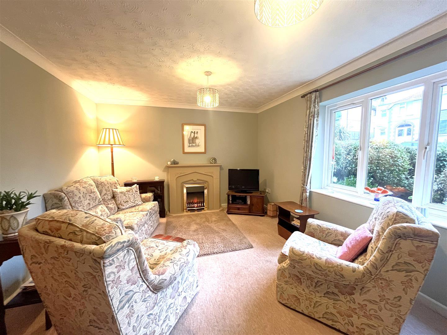 Property Image e60a2516-9d5d-446c-8aee-3b562fe2442e