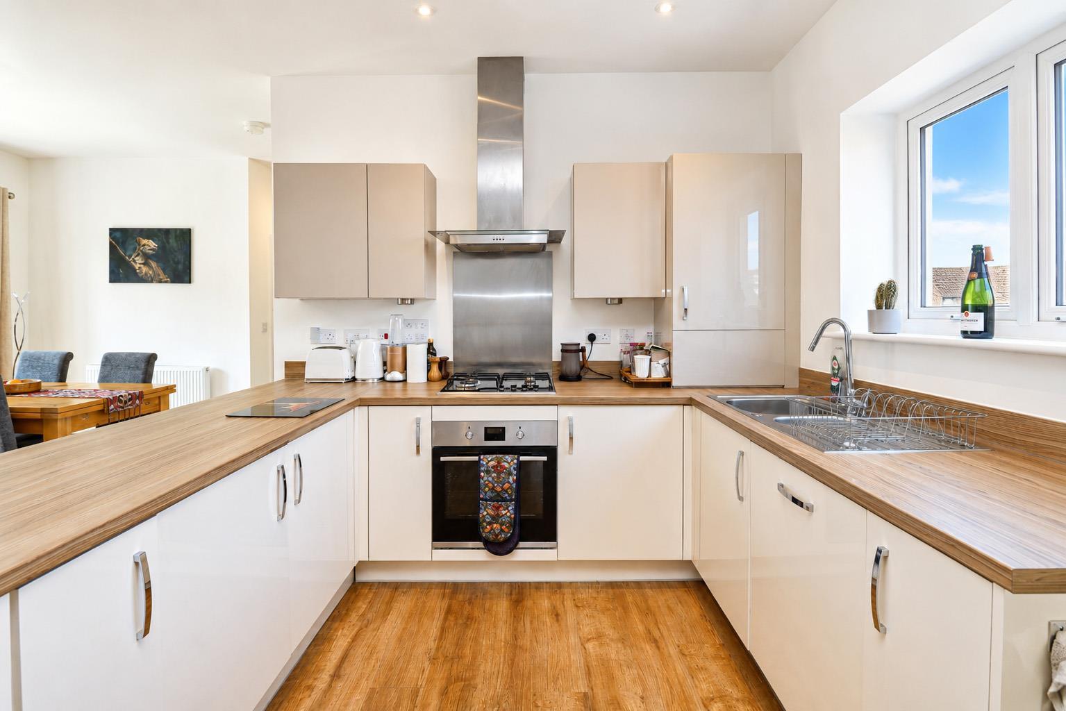 Property Image e60fbac8-97be-449b-9d89-431d0ccd1dae