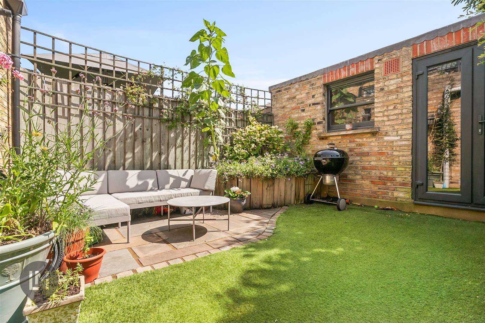 Property Image e612b038-1adb-4b42-83f0-2b3a167751be