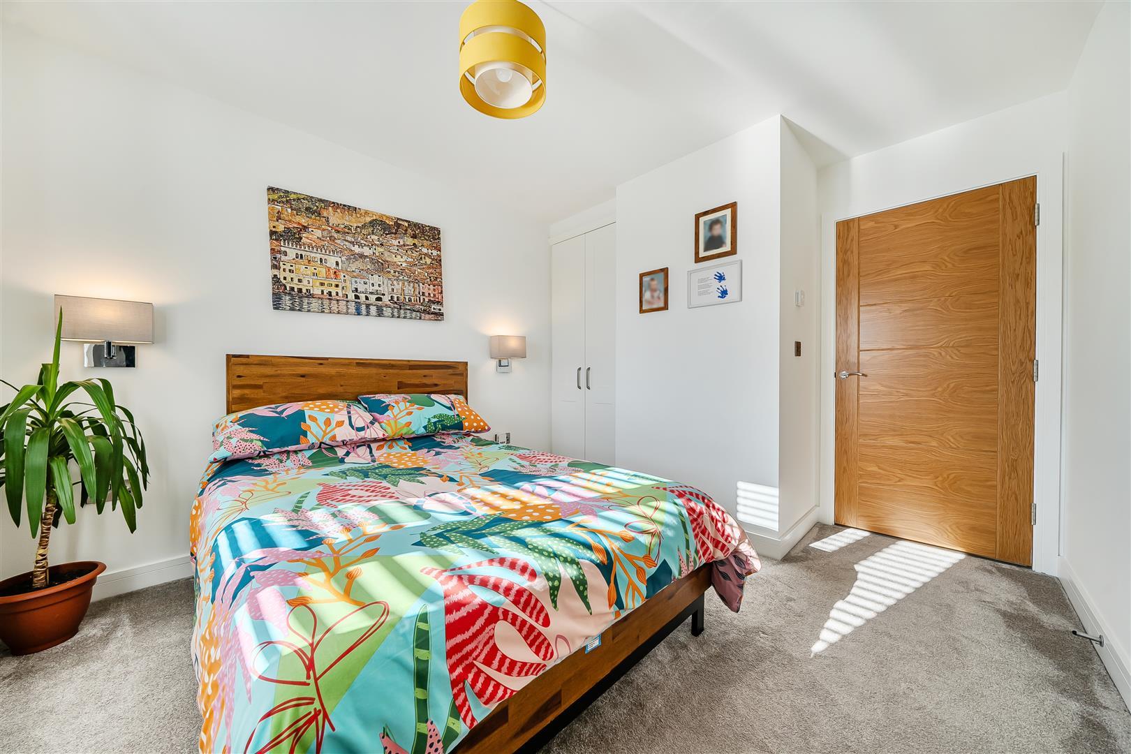 Property Image e6308306-3969-404b-8ec8-498a120ec896
