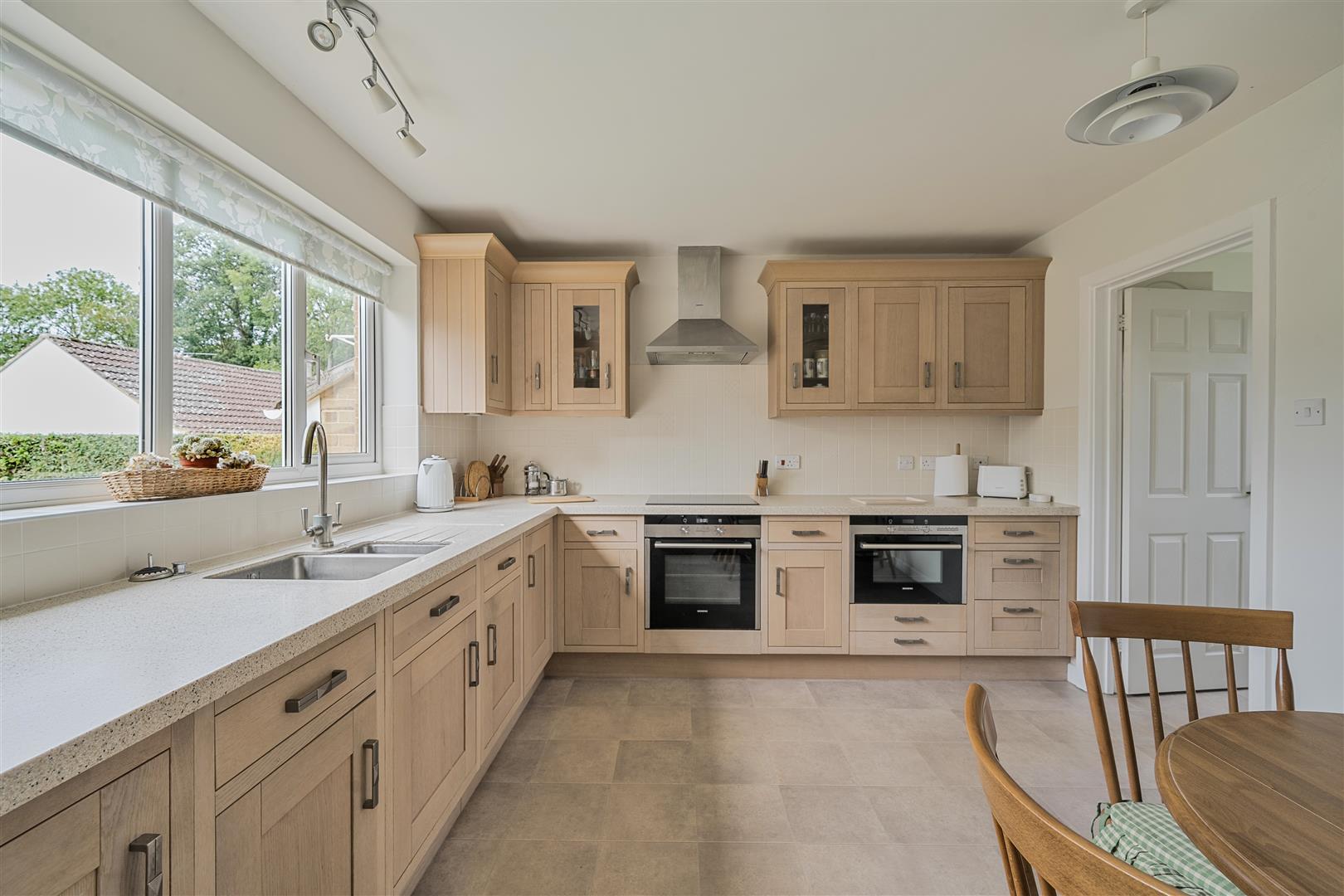 Property Image e64610cf-037e-4b28-ad22-5c54a6cdf196
