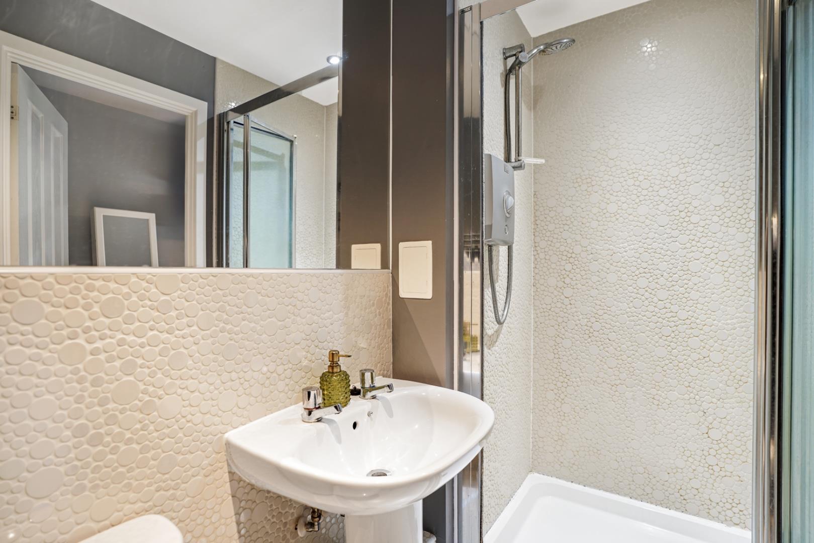Property Image e64f7593-0942-4e5e-af2f-dc382172abe7