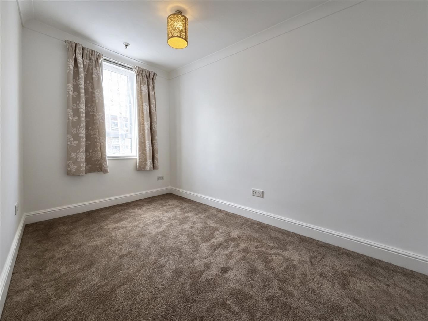 Property Image e65428c5-fbe0-467a-8c45-3f4010d6e434
