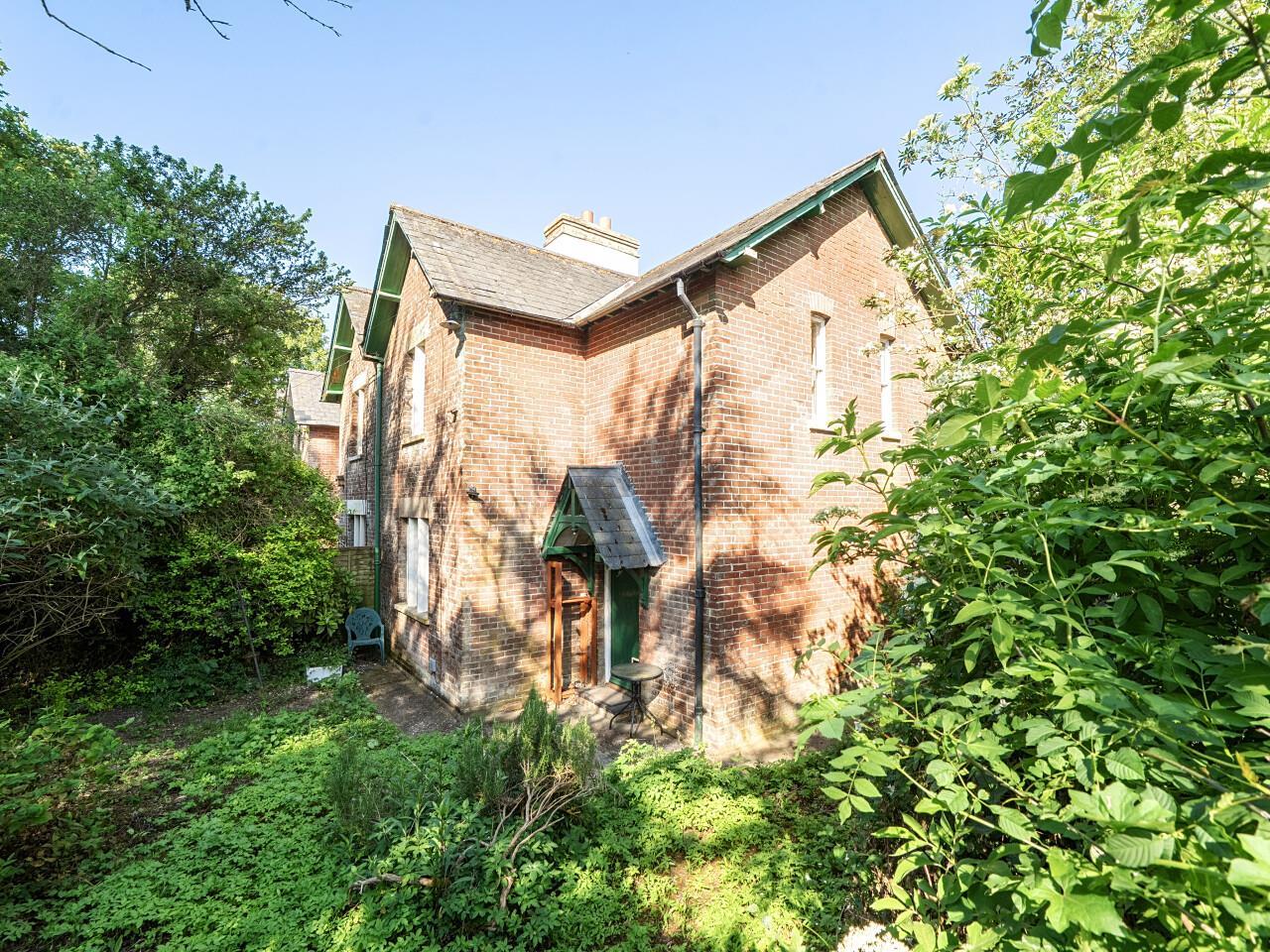Property Image e6b36ae9-1b99-4f63-80c7-034796a75dff